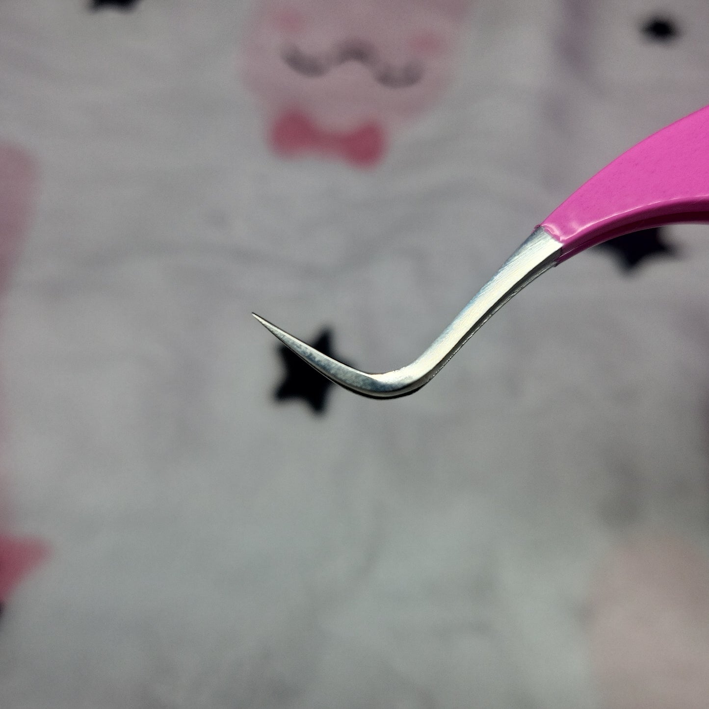 Hot Pink Mega Curve Tweezer