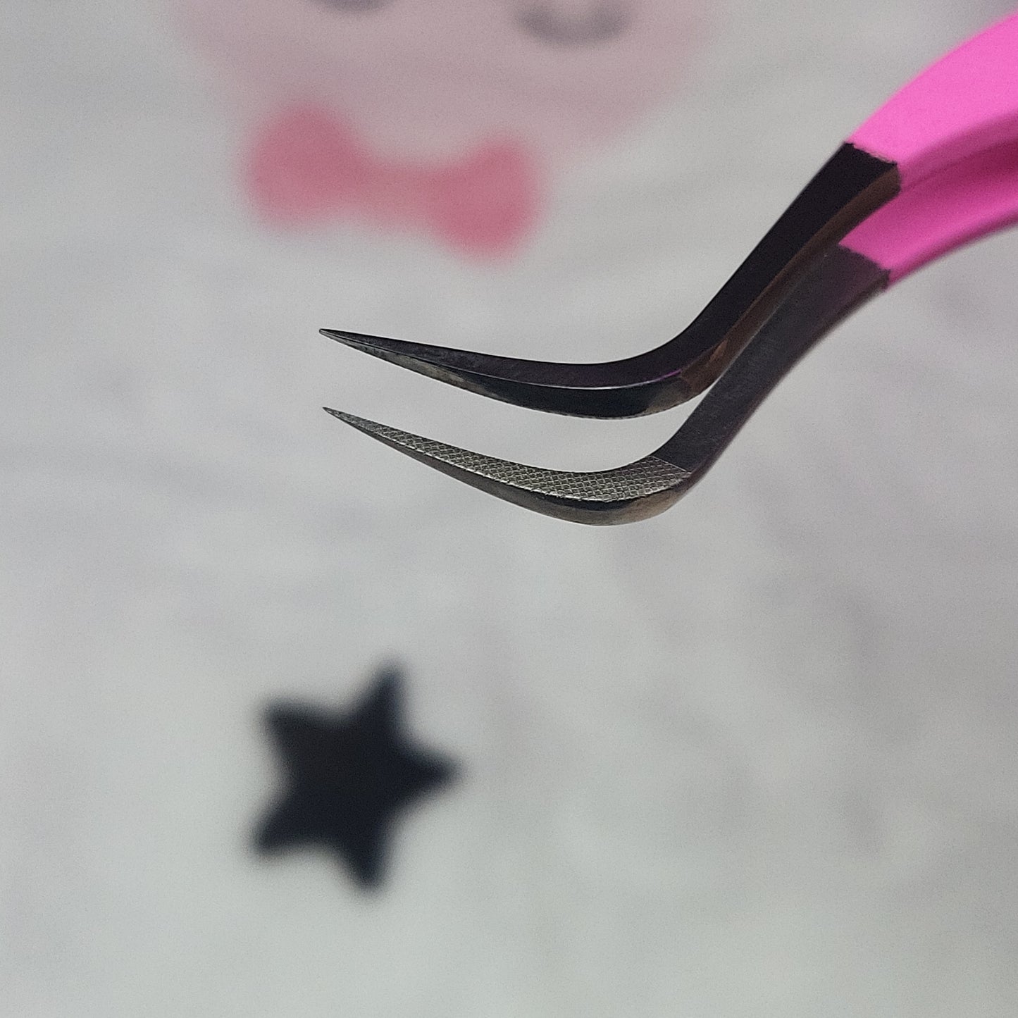 Hot Pink Mega Curve Tweezer