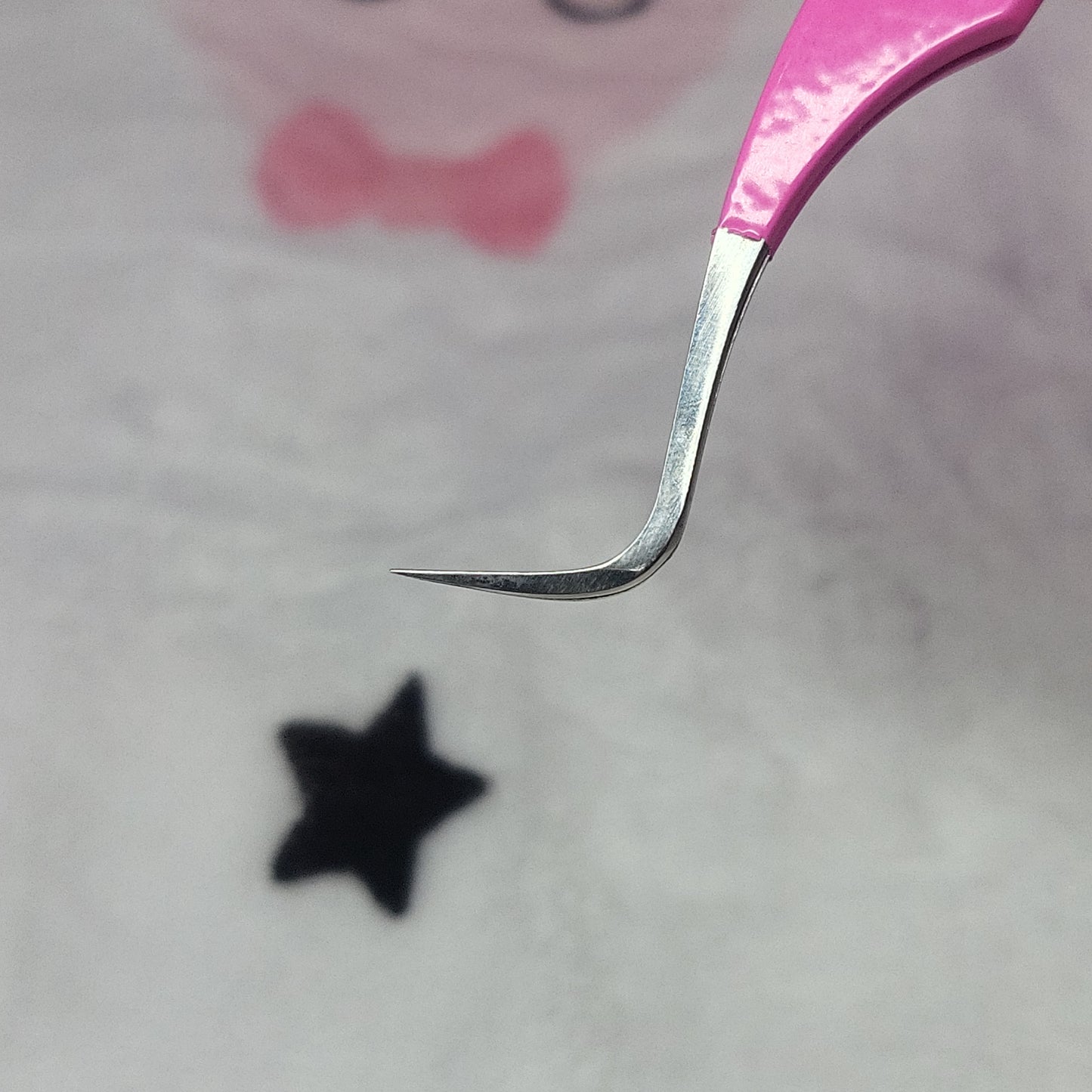 Hot Pink Mega Curve Tweezer