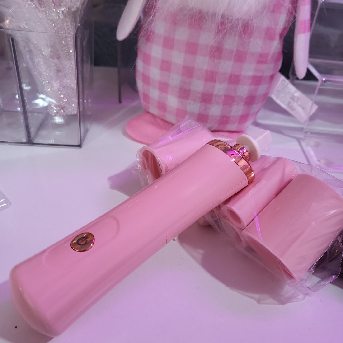 Adhesive Shaker (Pink)