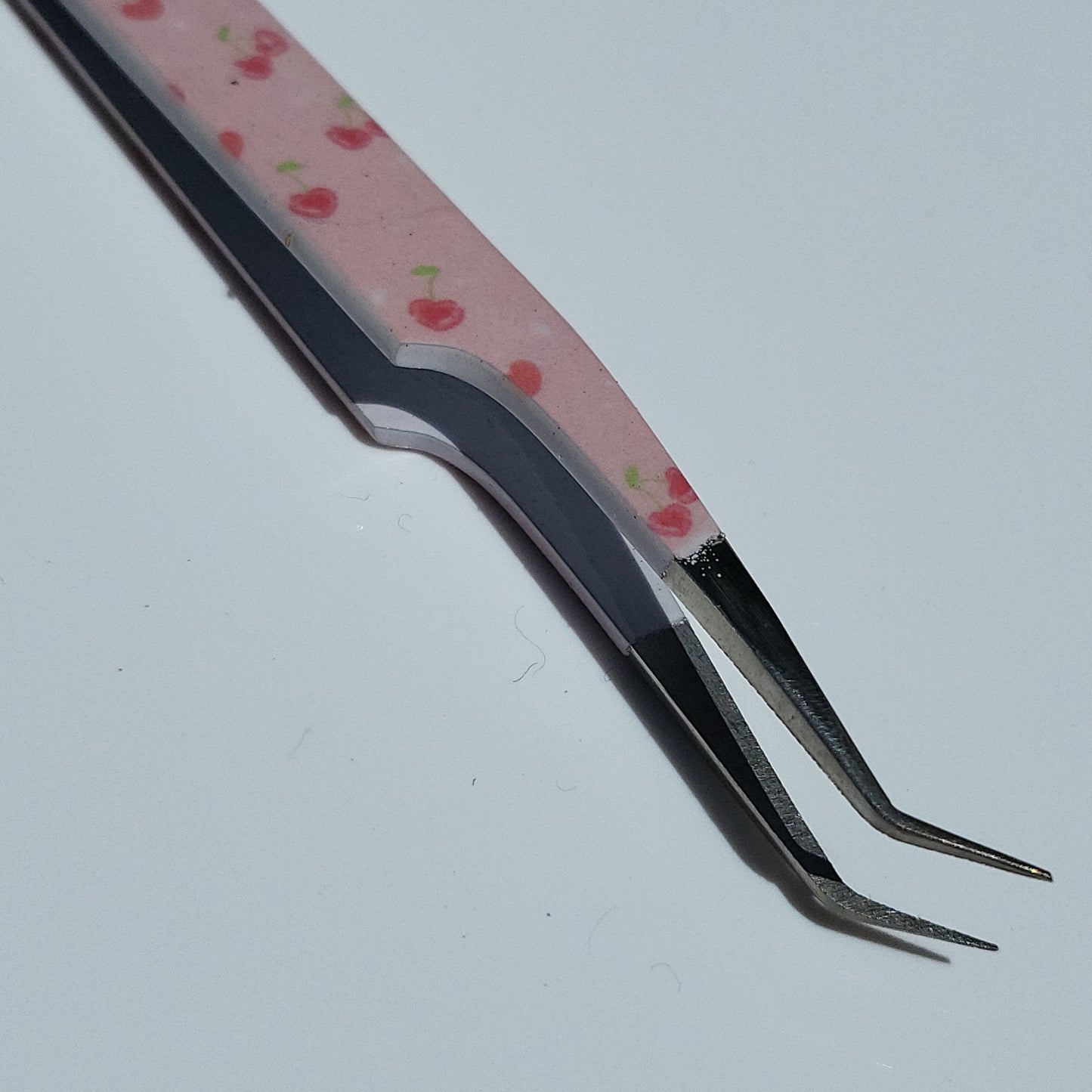 Cherry 45° Isolation Tweezer