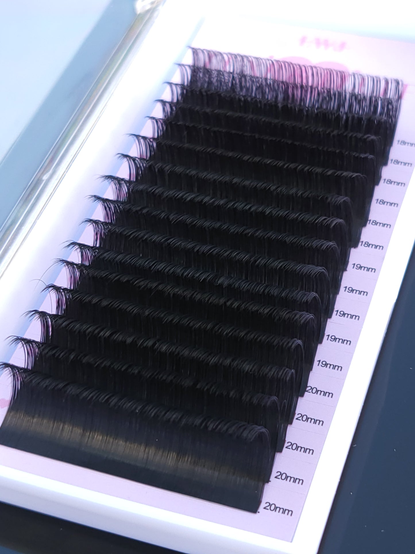 .04 LUXE & FLUFF LASH TRAY