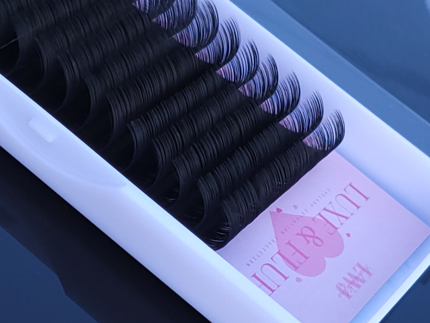 .04 LUXE & FLUFF LASH TRAY
