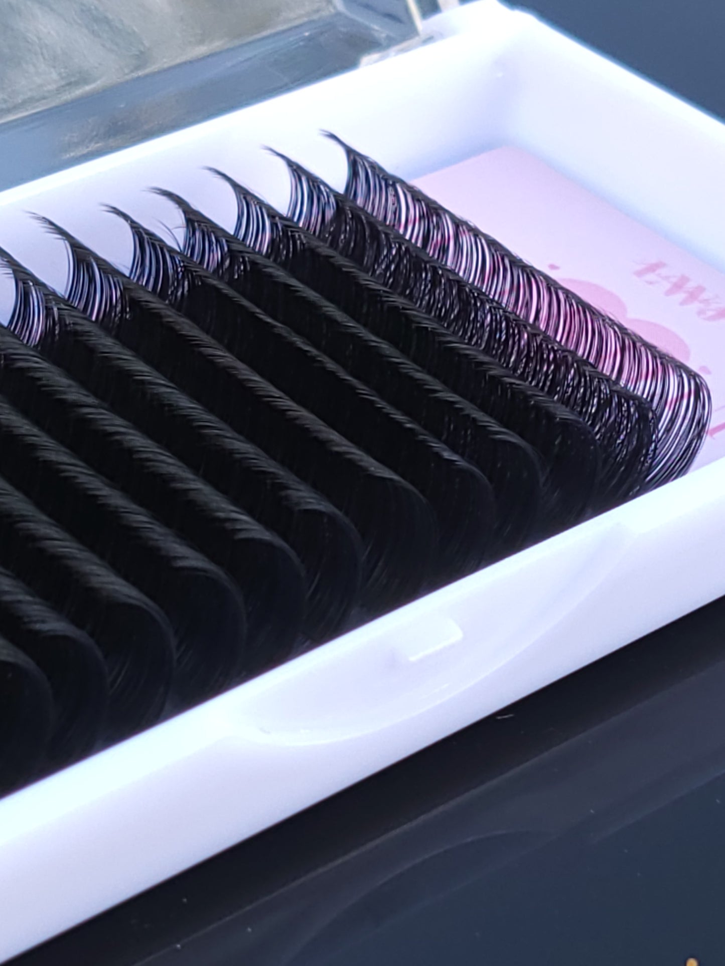 .04 LUXE & FLUFF LASH TRAY